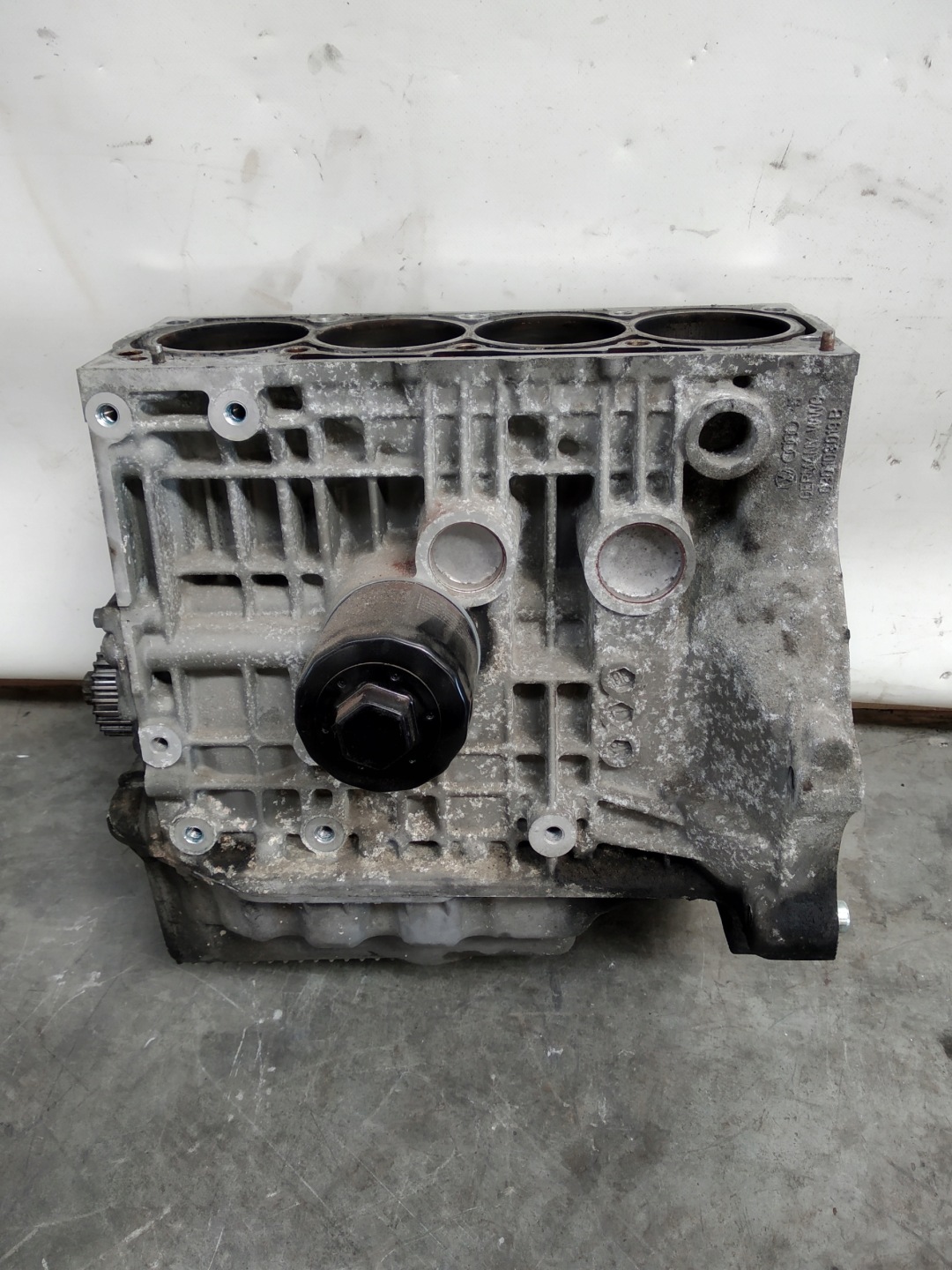 Dol of the engine blok crank AKQ 1,4 16V VW Golf 4 IV