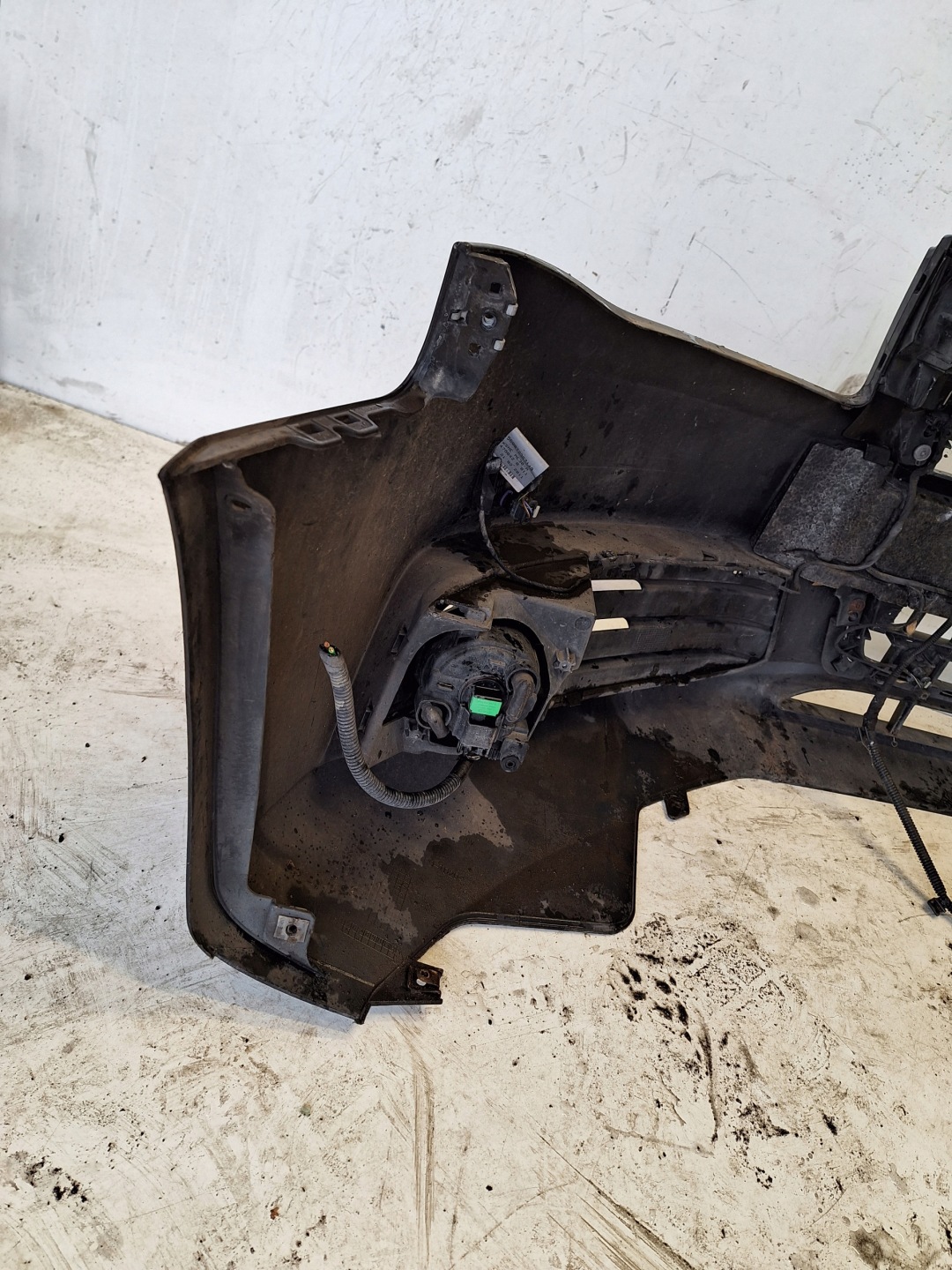 AUDI A4 B8 8K 08-11 branik + PDC