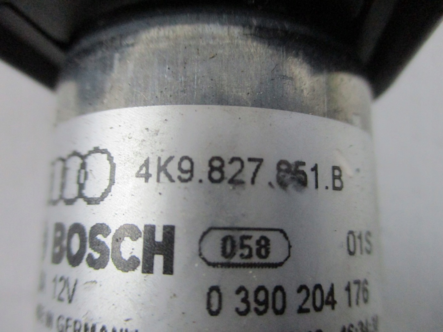 MICRO MOTEUR POUR L’OUVERTURE DU CAPOT AUDI 4K9 4K9827852B