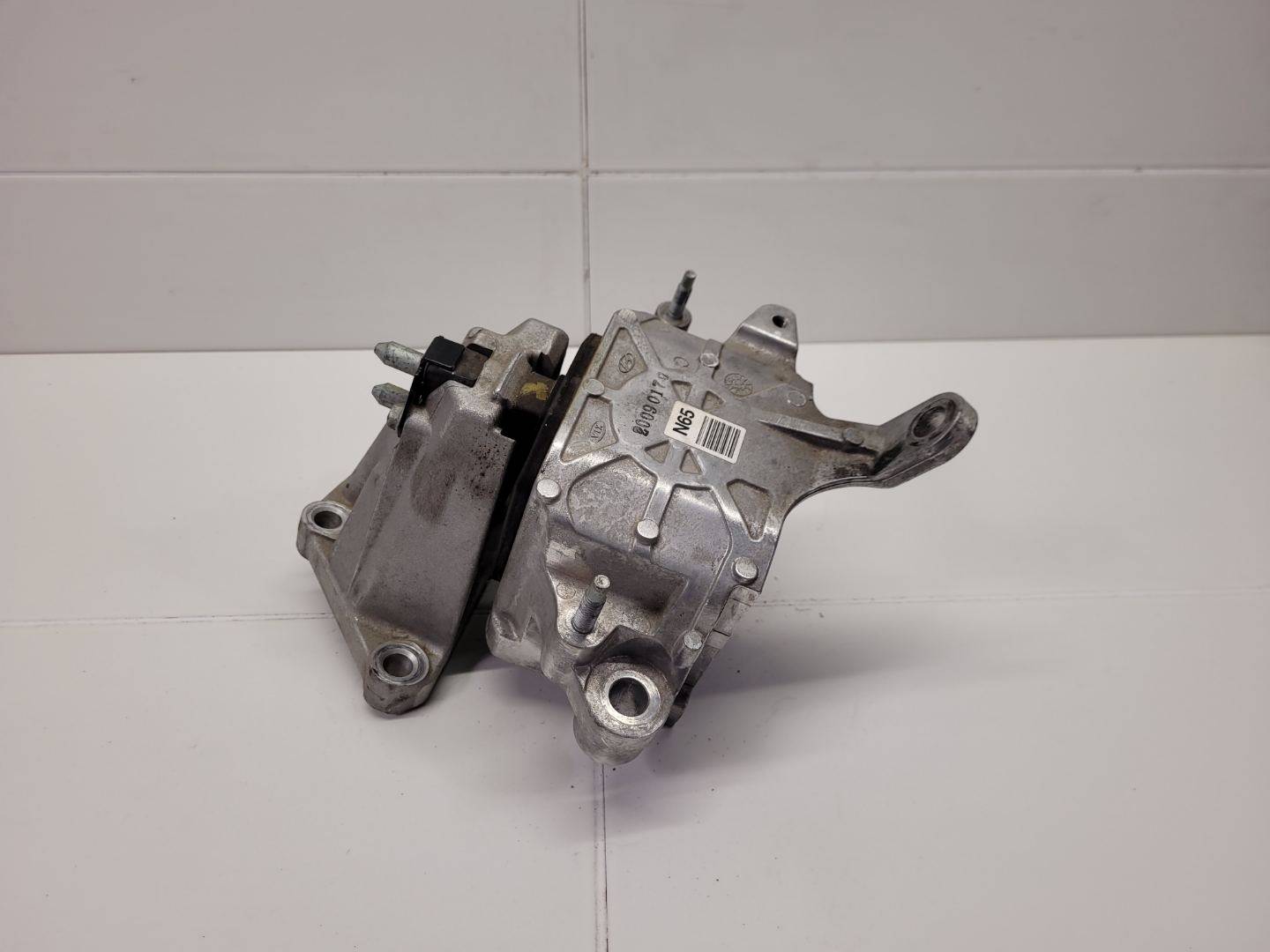 engine mount Kia Sportage 4 2018 21324-N9500