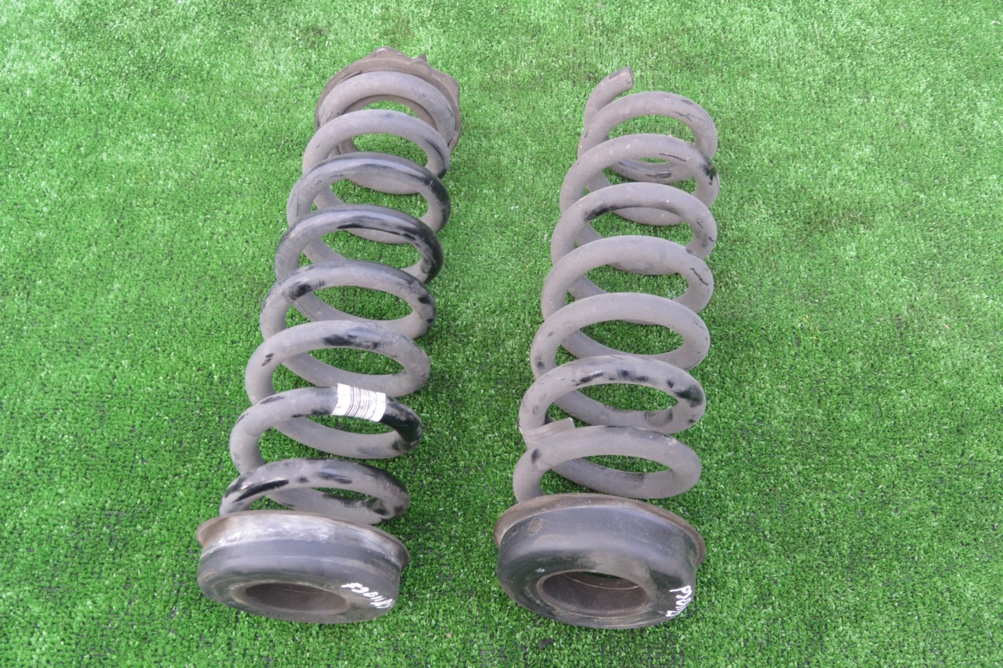spring springing rear part right left BMW 3-SERIA F30 330e HYBRYDA