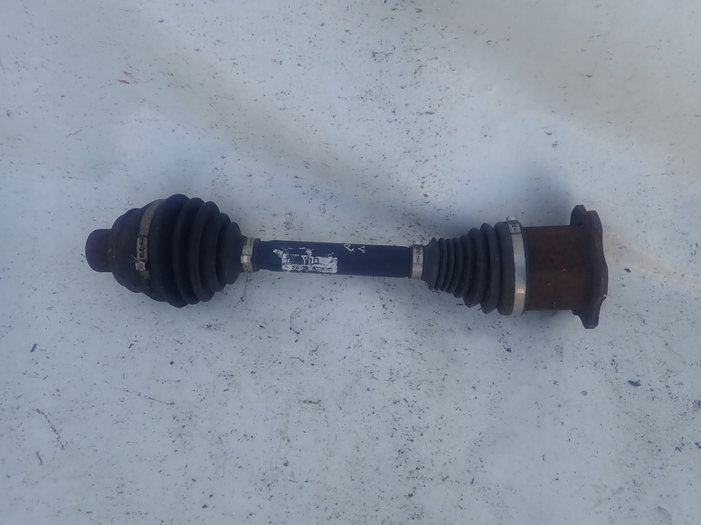 AUDI A4 B8 8K 2.0 semi-axis right front