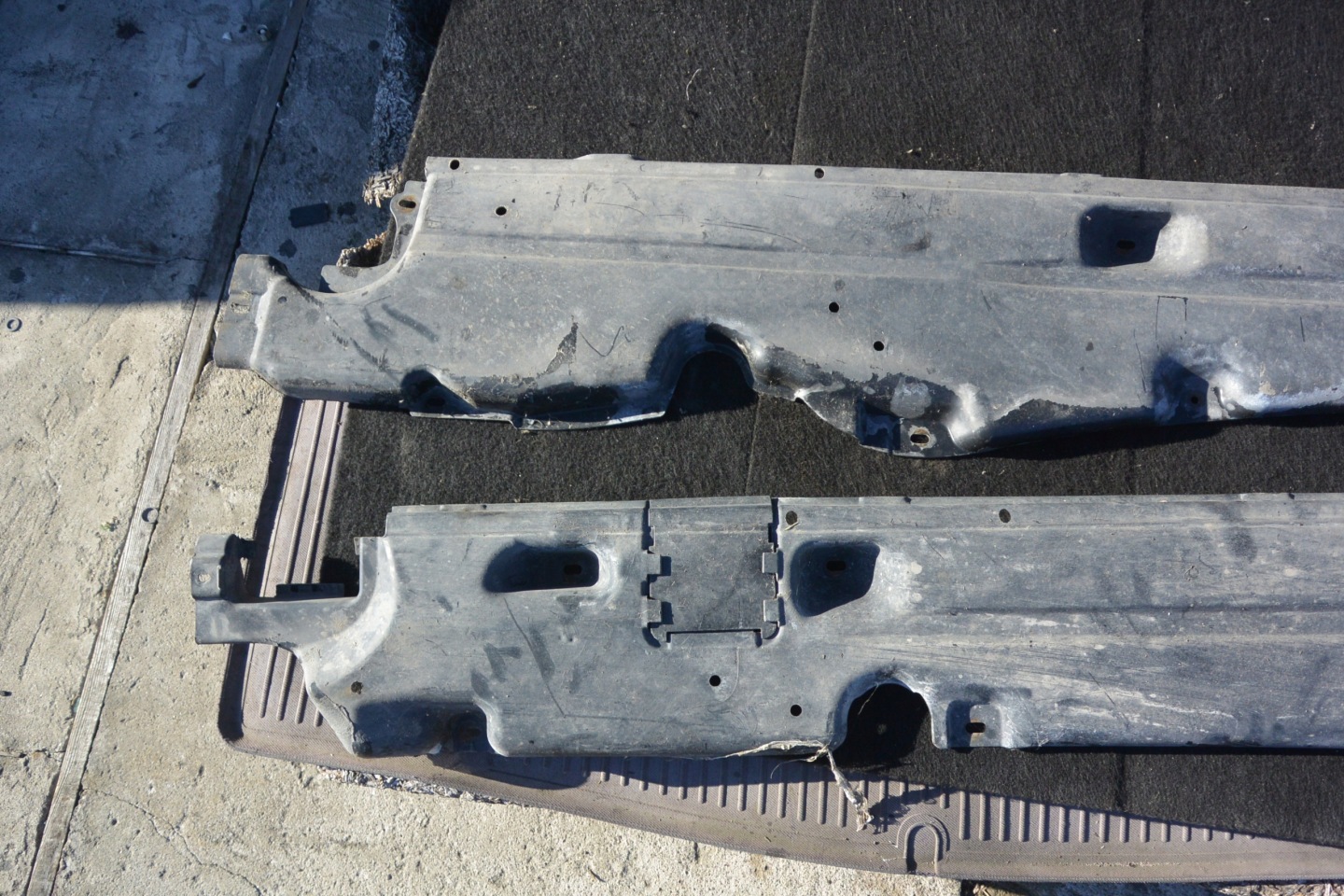 cover chassis right left AUDI Q7 4L KOMPLET