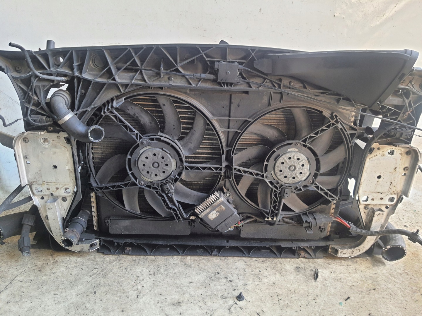AUDI A4 C7 11-16 support panel for radiators 2.0 TDI MANUAL