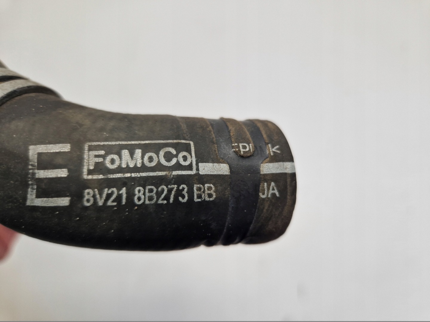 FORD FIESTA MK7 cijevčica cijev crijevo vode 8V21-8B273-BB