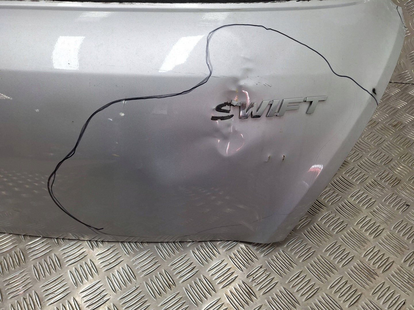 boot door SUZUKI SWIFT MK7 10