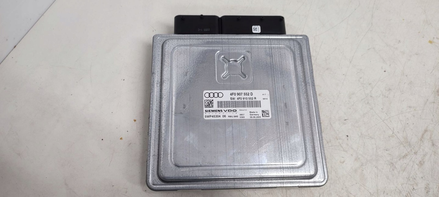 riadiaca jednotka počítač motora Audi A6 C6 2,4 V6