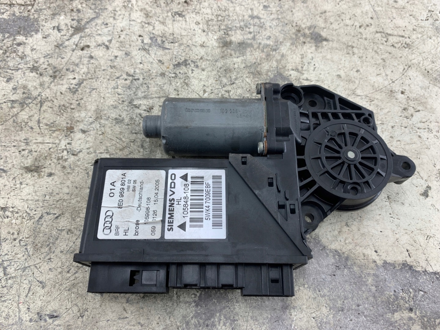 AUDI A4 B6 B7 mini motor windows left rear part 8E0959801A
