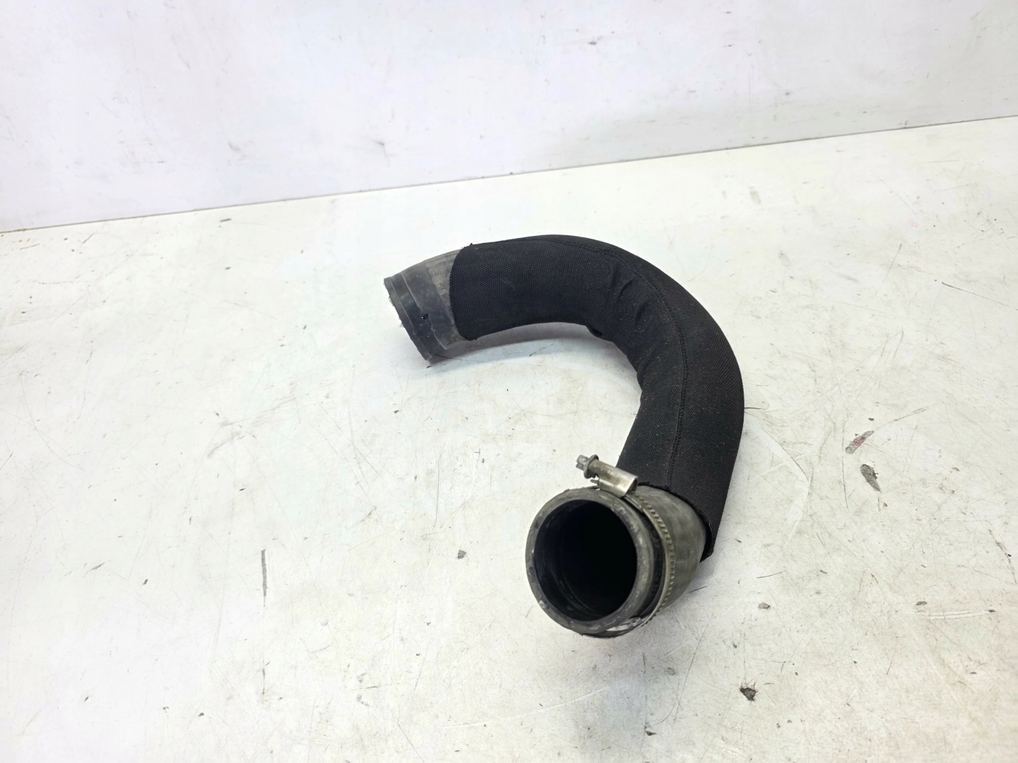 trouba hadice intercoolera AUDI A6 C8 A7 3.0 TDI 4K0145738R