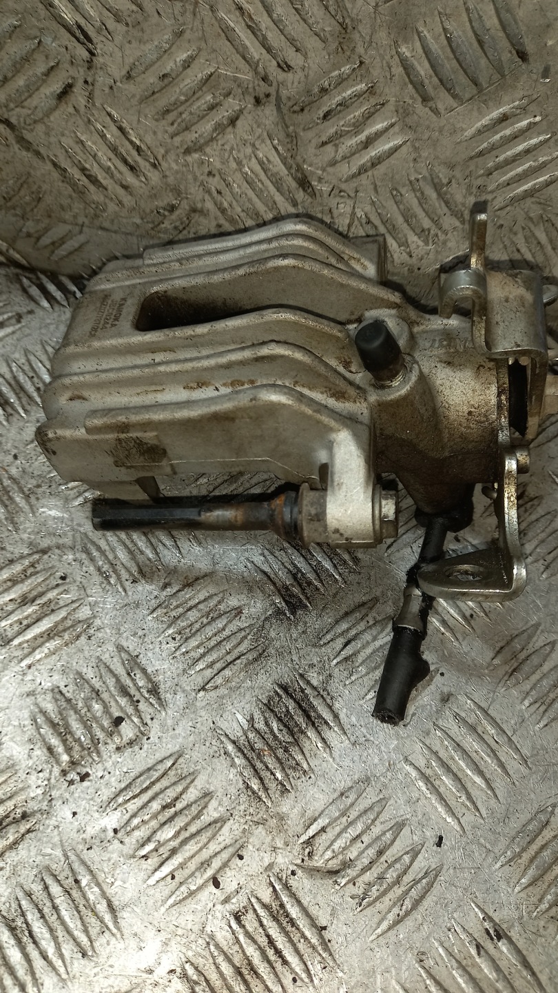 caliper brake right front front VOLKSWAGEN PASSAT B5
