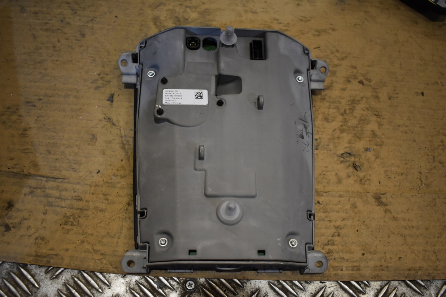 IDEALNY EKRAN display LCD PORSCHE TAYCAN 1