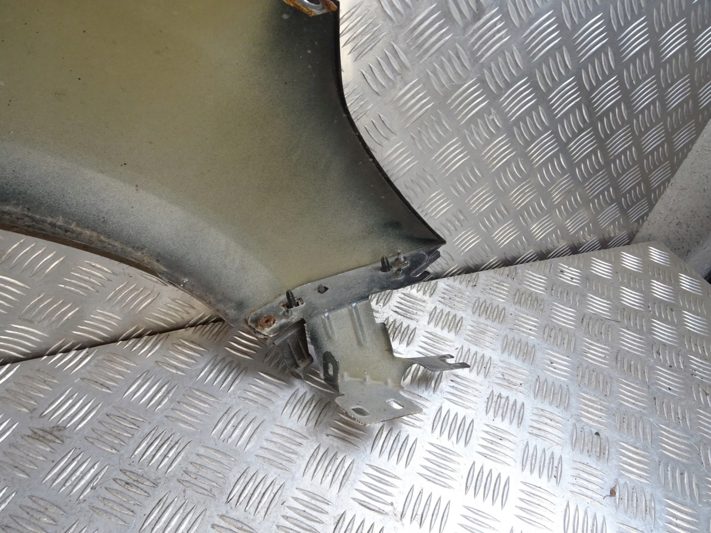 PEUGEOT 2008 fender left front KTV nice
