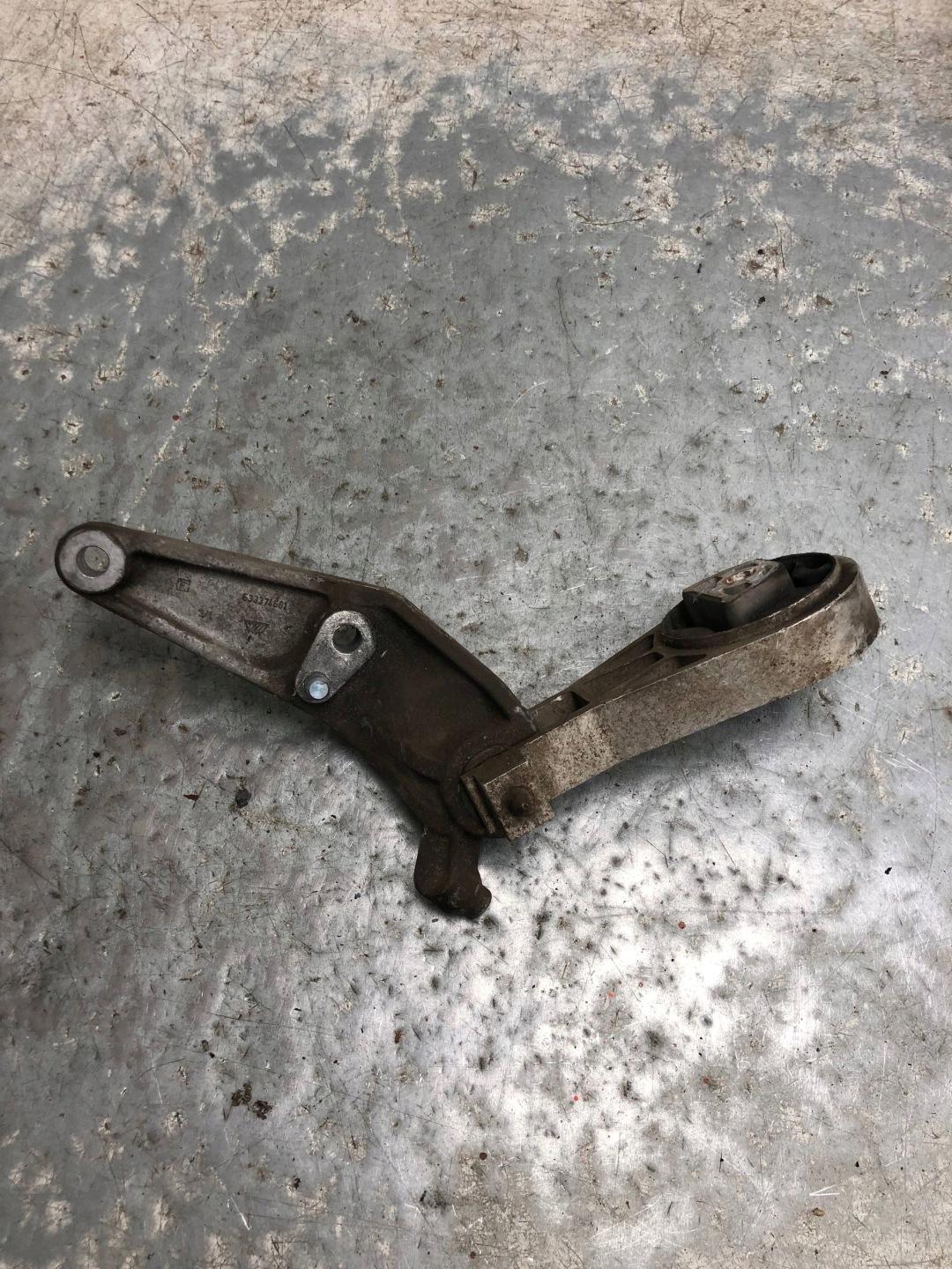 holder engine mount OPEL CORSA D 13130723 633374681