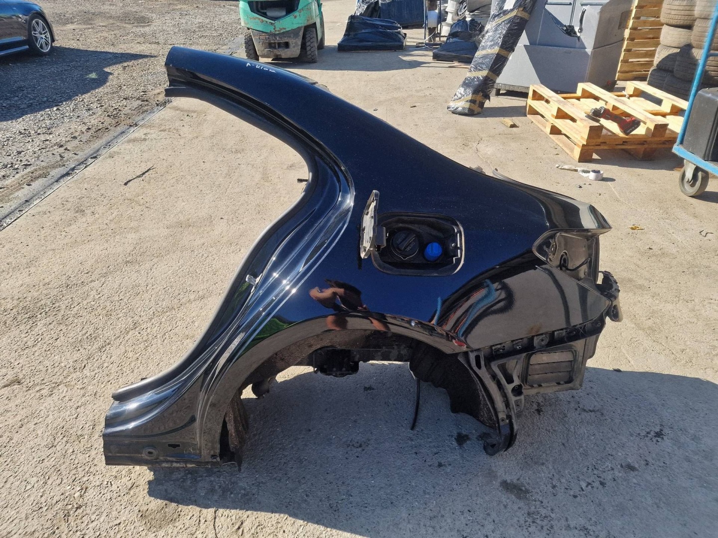 quarter left left rear part rear MERCEDES W177 sedan 191