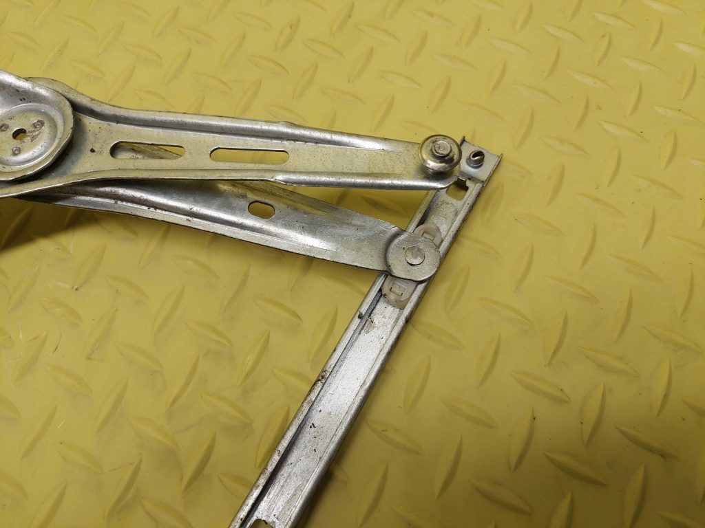 OPEL ASTRA H window regulator right front 994887100