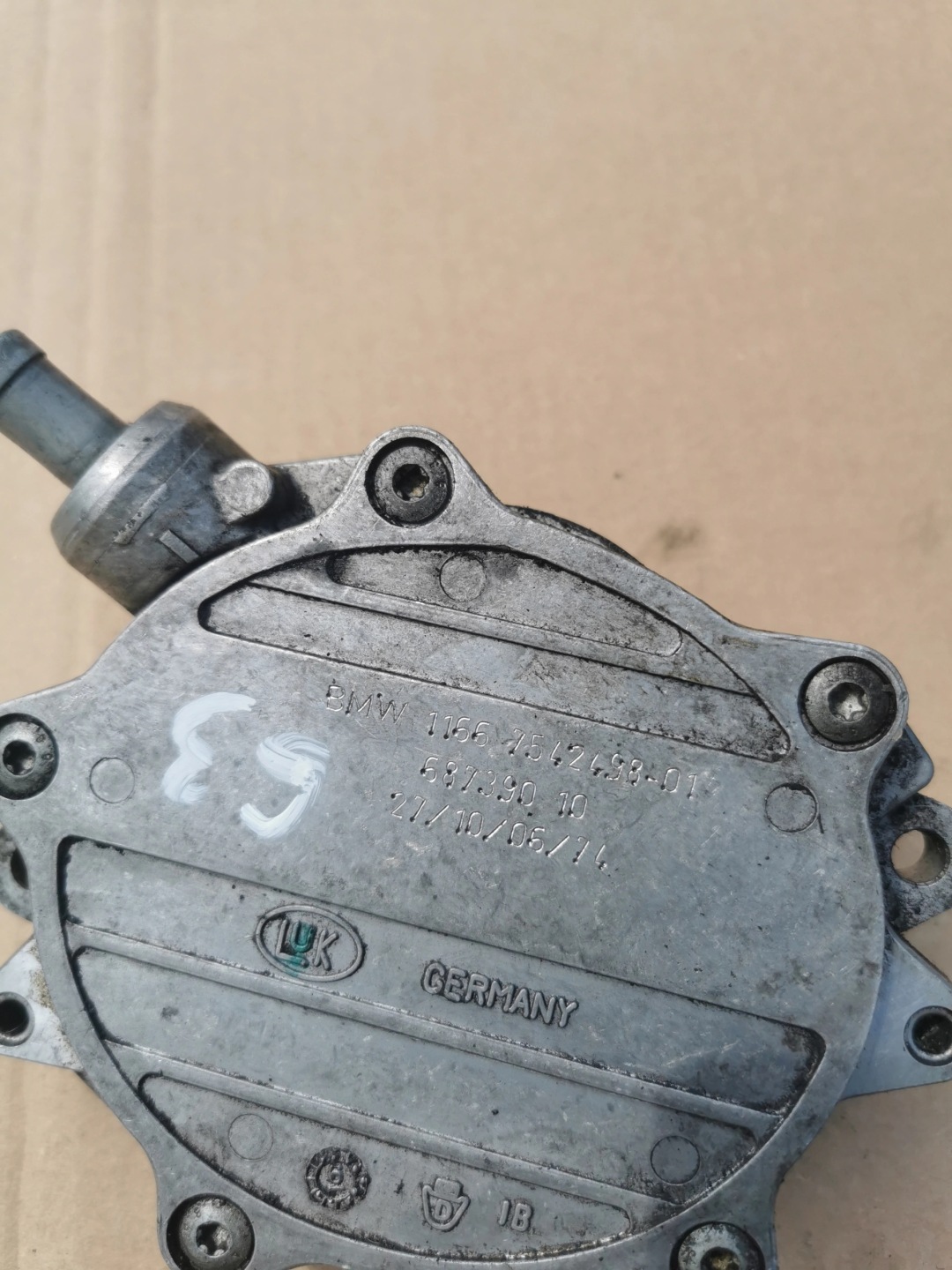 BMW E92 E90 E60 E46 E87 1166-7502656-05 7542498 68739010 WACUM VACUM Pompa