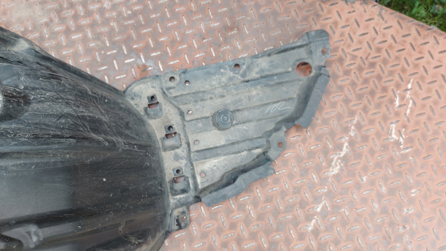 mudguard right front TOYOTA COROLLA E21 19- KOMBI
