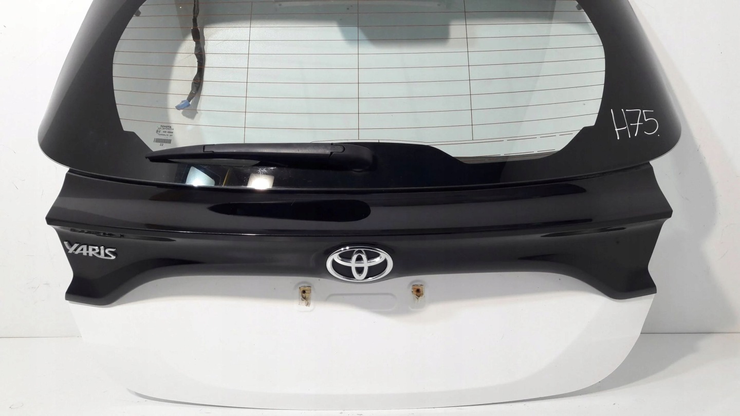 Toyota Yaris XP210 trunk door boot