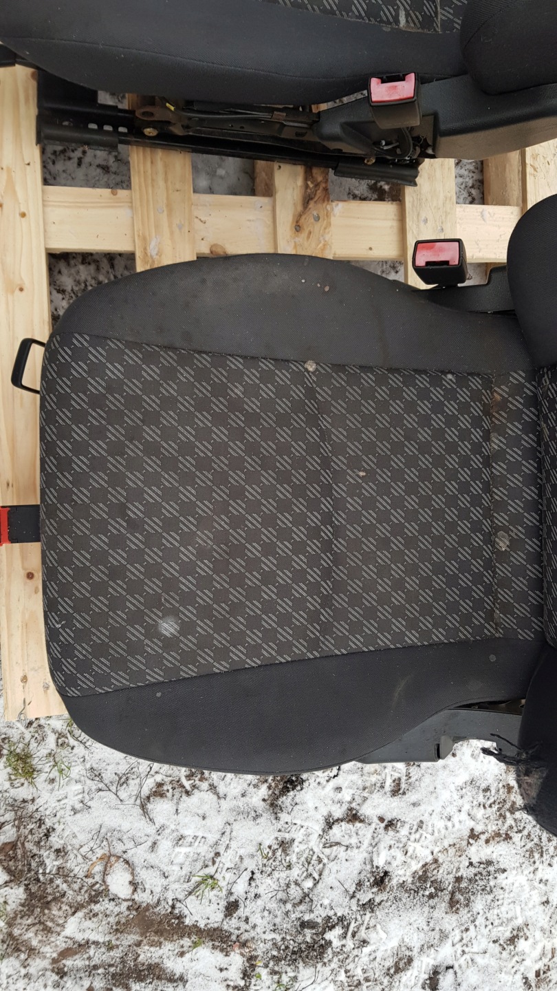 MERCEDES W203 seat left front grid support