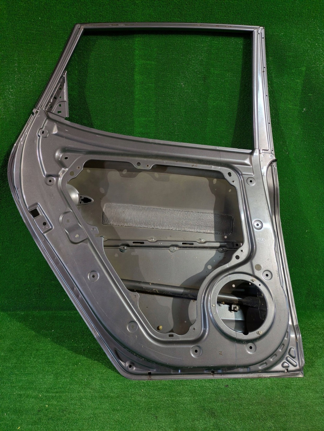 door rear. left left rear part KIA VENGA 10
