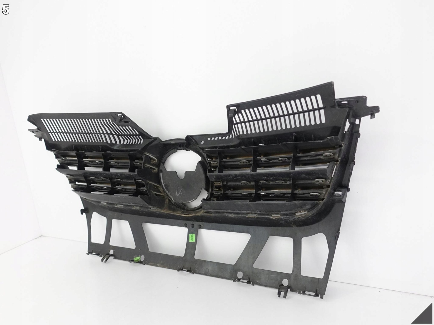 VW GOLF V 5 KOMBI / VARIANT JETTA 1K5 bumper CHROM grill grille front