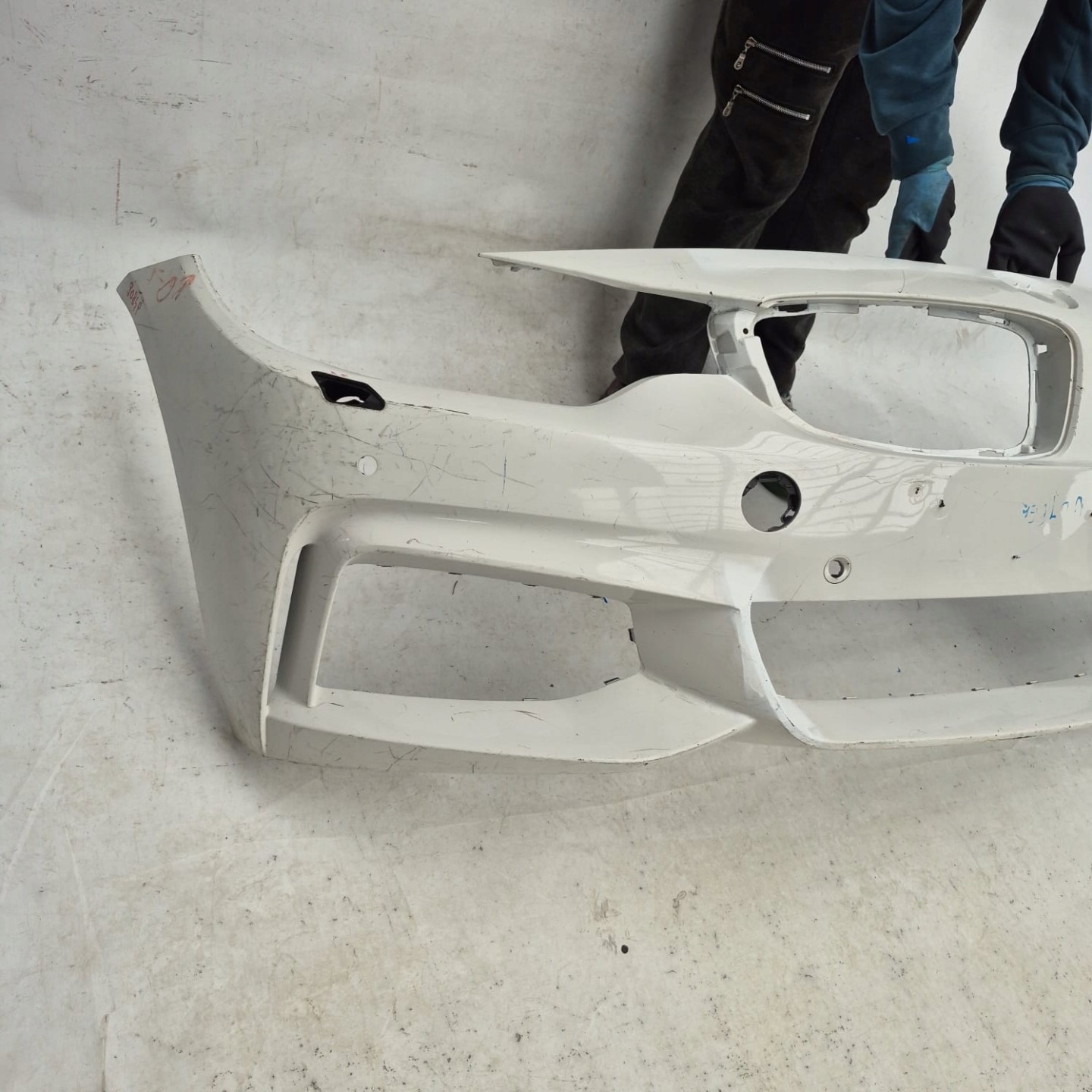 RENAULT ZOE 2012- fender left front front 631018491R