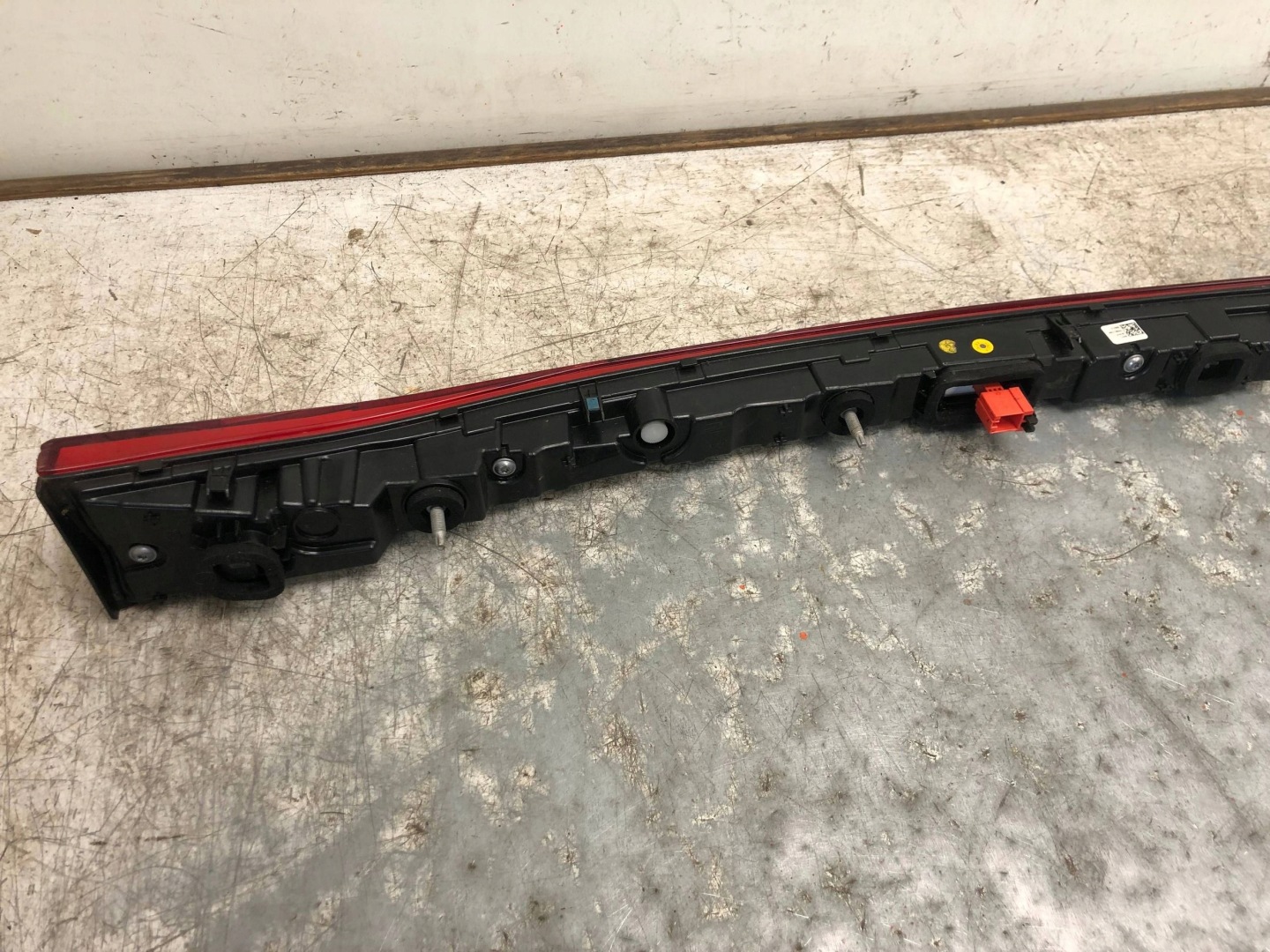 light cap bonnet LED CUPRA BORN 10F945093