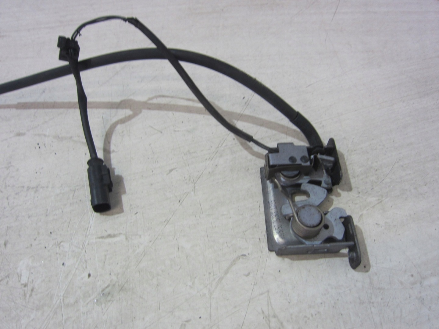 BMW X5 E70 rope lever bonnets lock 51237178753