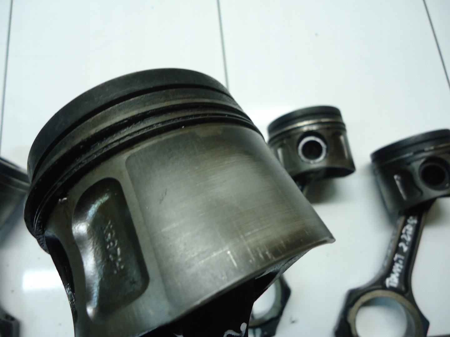 FORD TRANSIT MK7 2.2TDCI Piston avec bielle H268X