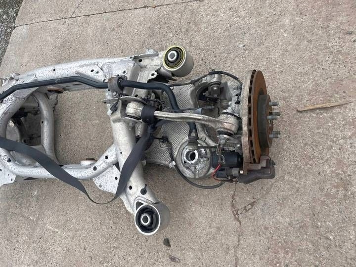 sider axis swing sususpension rear part Jaguar and-Pace stan B. Dobry Demontaz