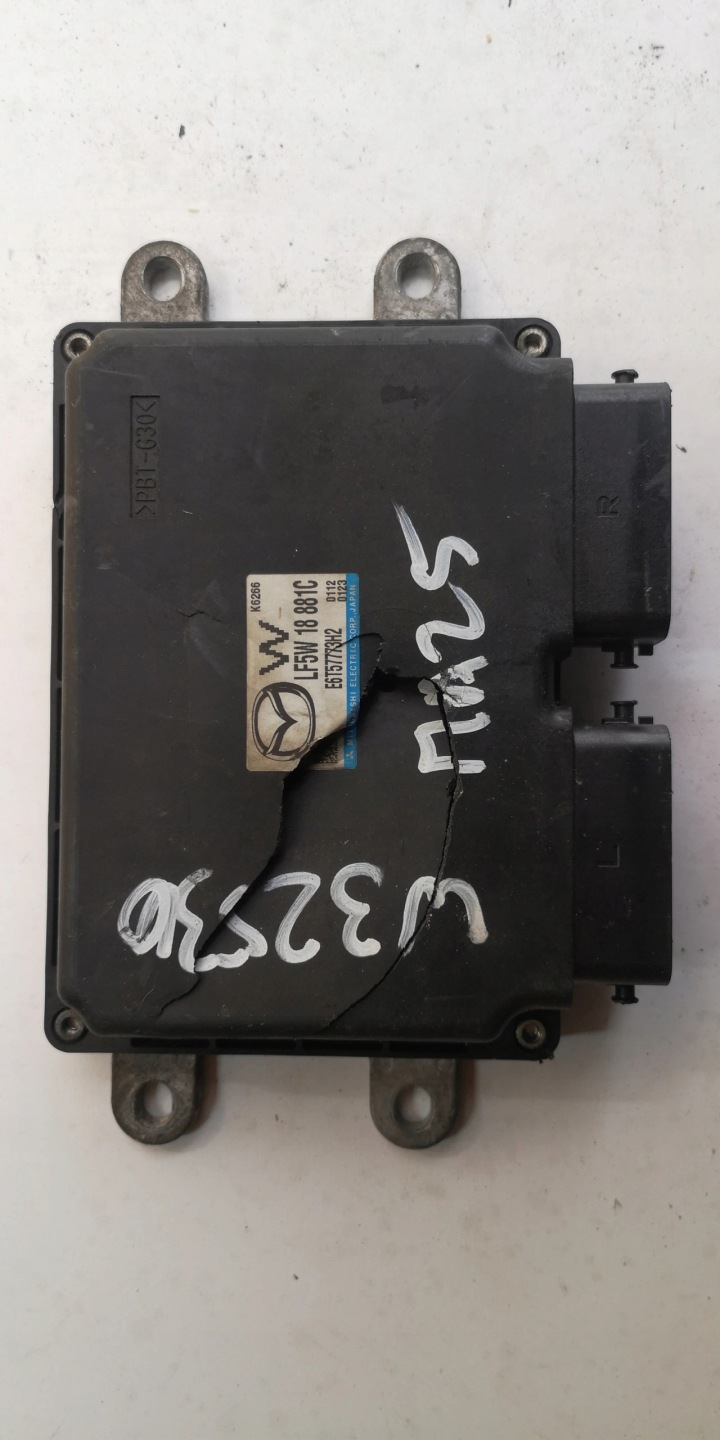 MAZDA 5 ECU computer E6T57773H2 LF5W 18 881C