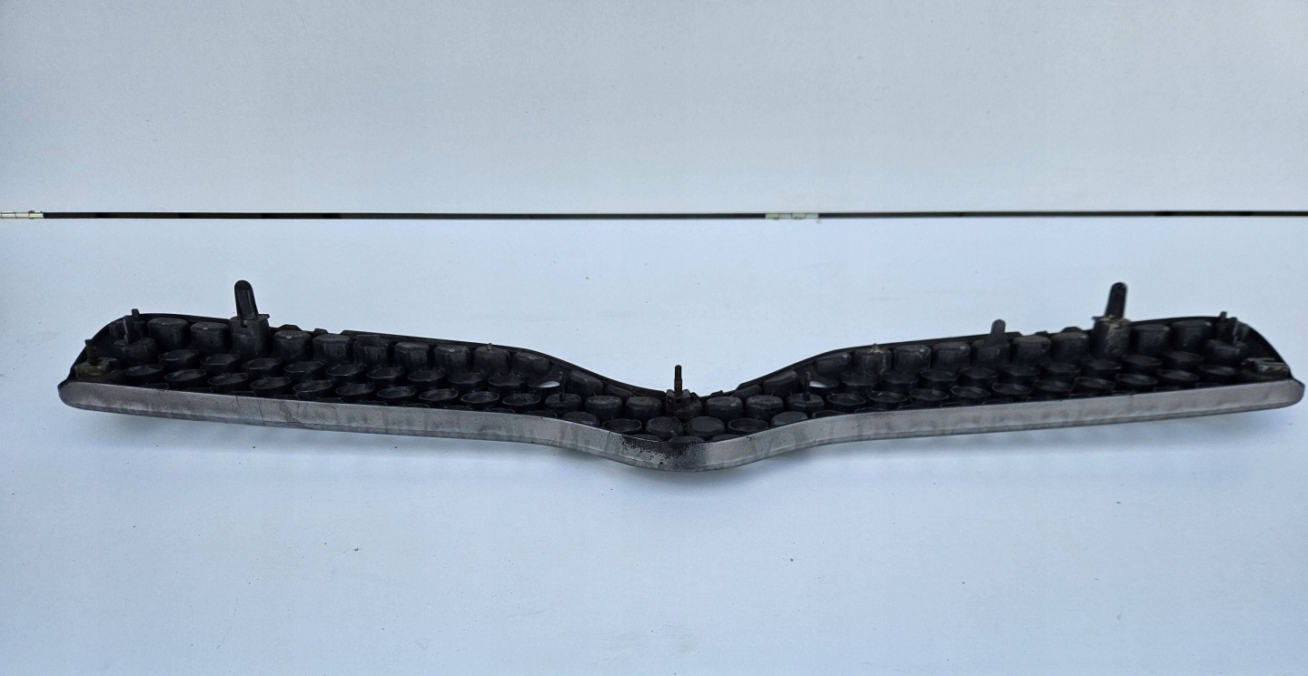 Toyota Yaris and 1 grill front bumper grille front