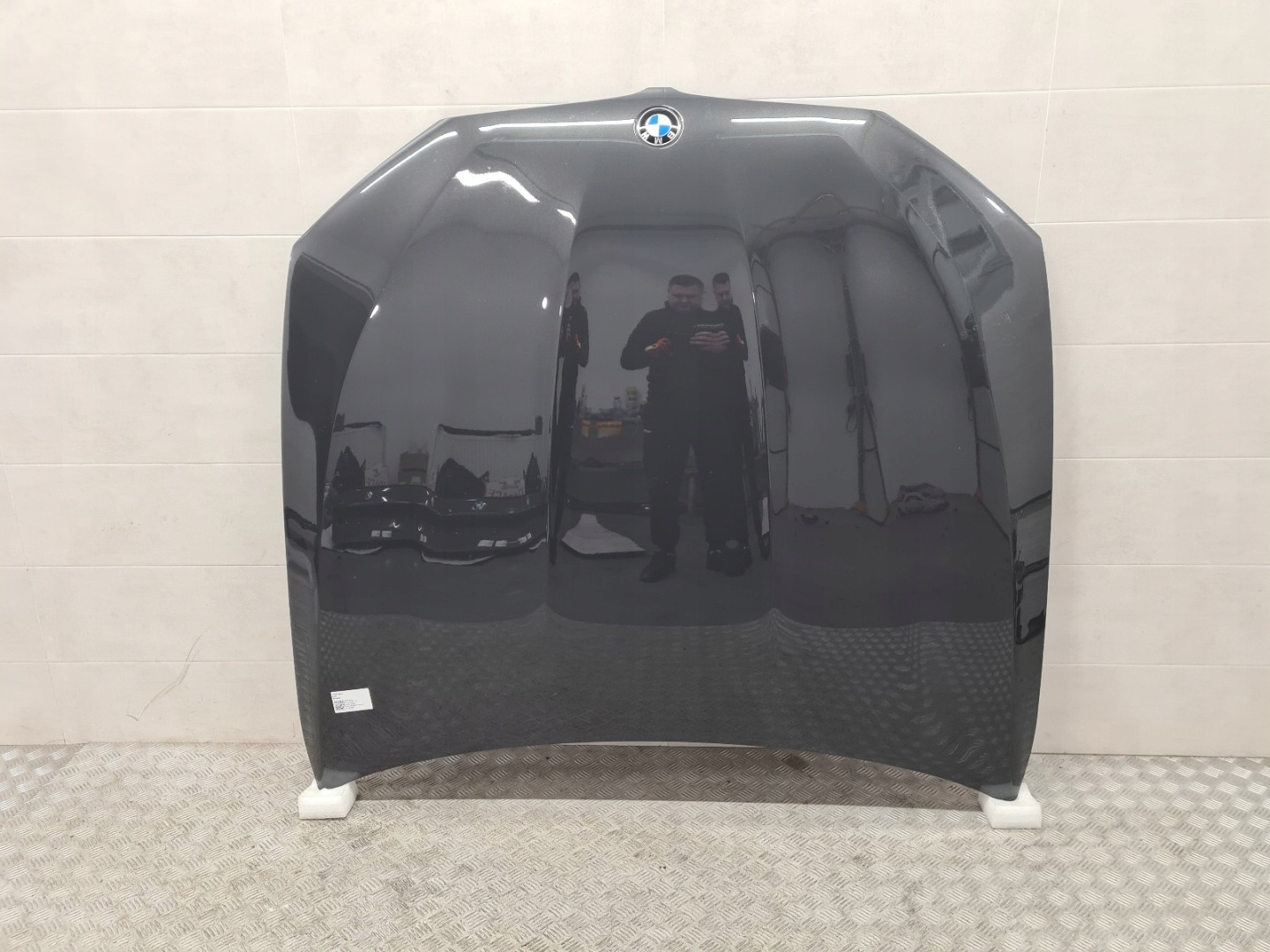 BMW M5 F90 originál bonnet C17