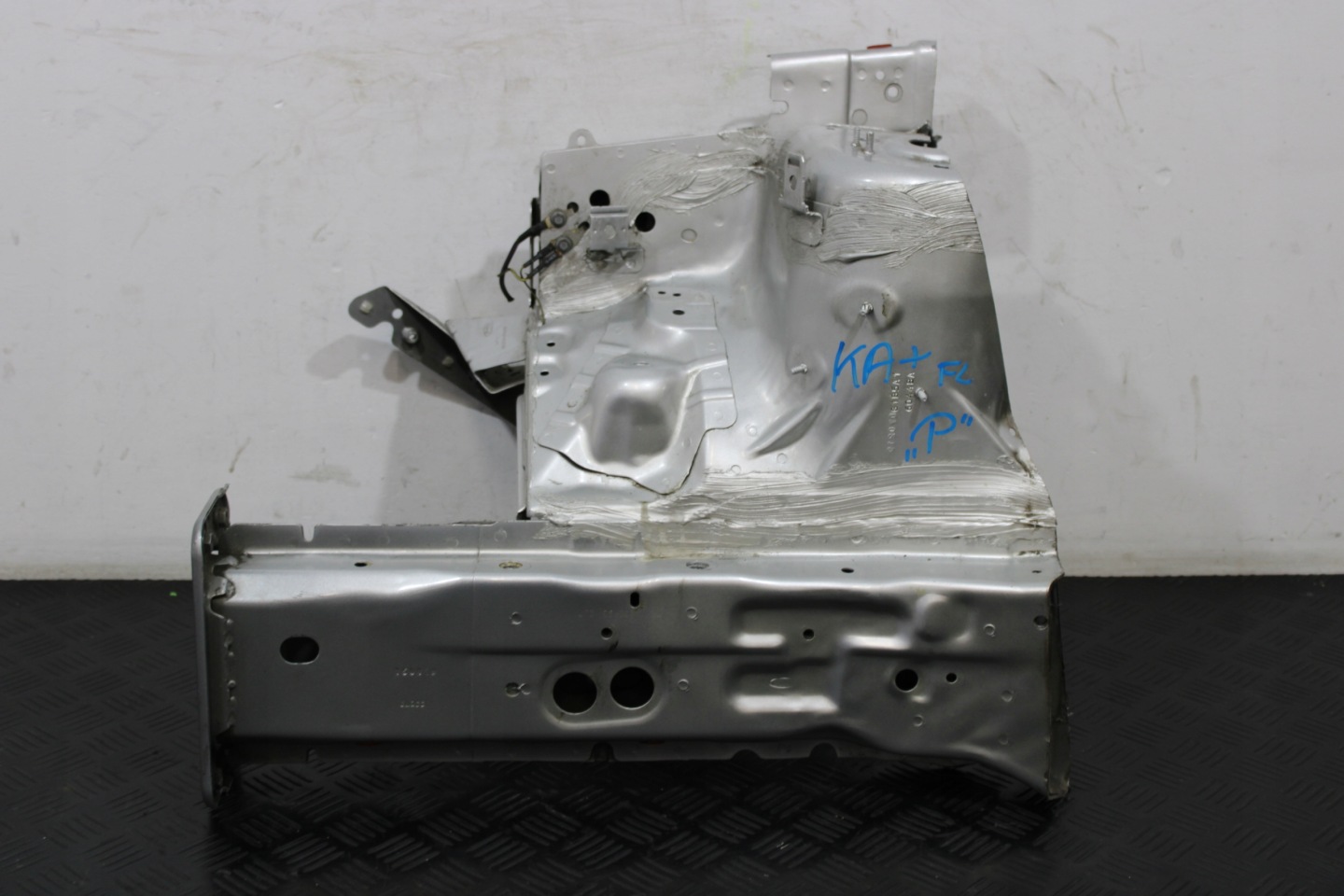 quarter quarter FARTUCH right front FORD KA+ KA + ACTIVE LIFT