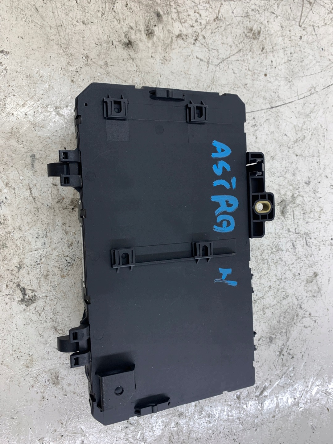 OPEL ASTRA III H fuse box BSI 13222173
