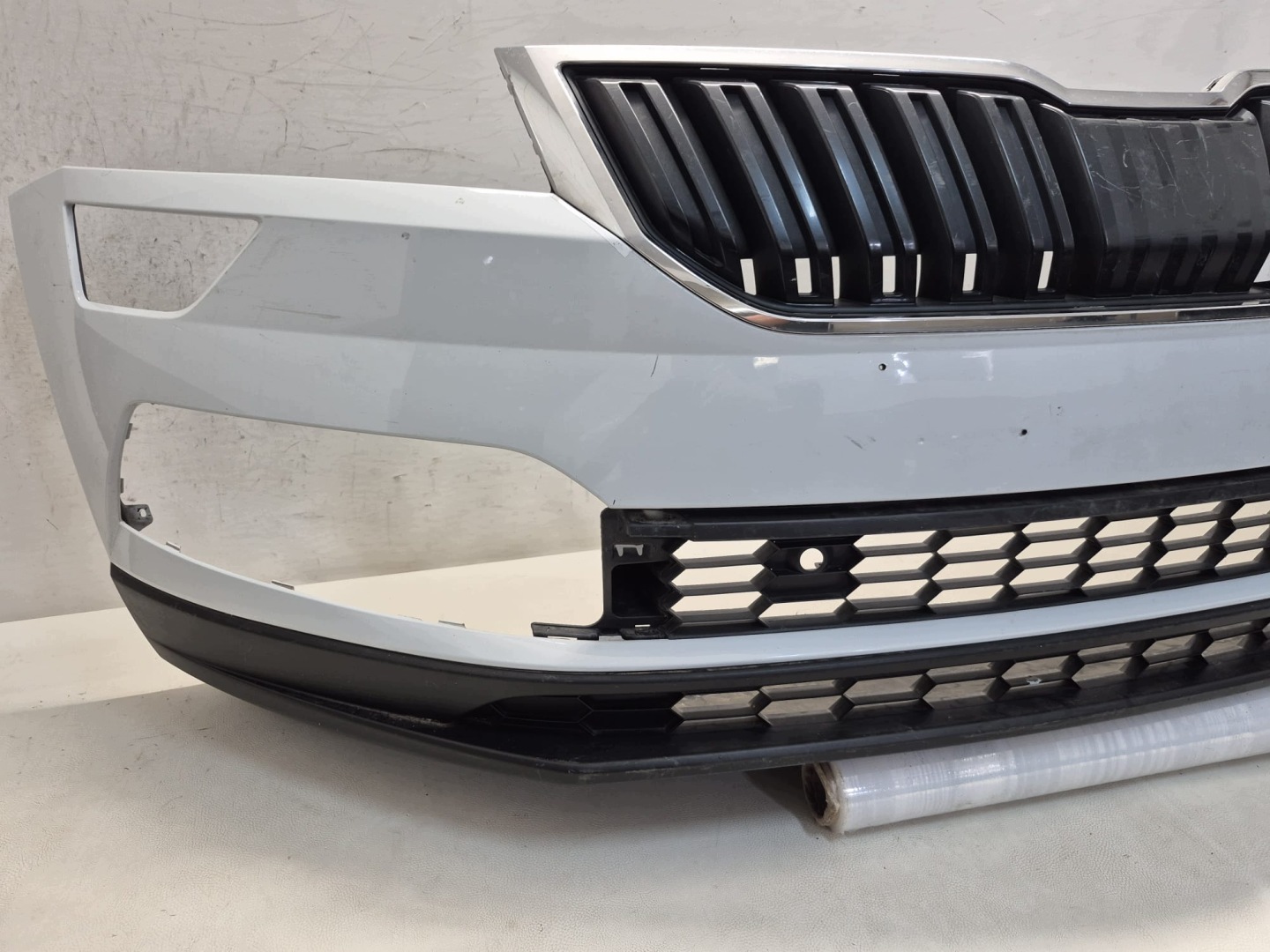 SKODA KAROQ 57A 17- bumper front front PDC 57A807221
