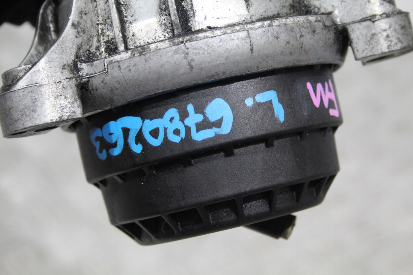 engine mount left BMW 5 F10 F11 6780263