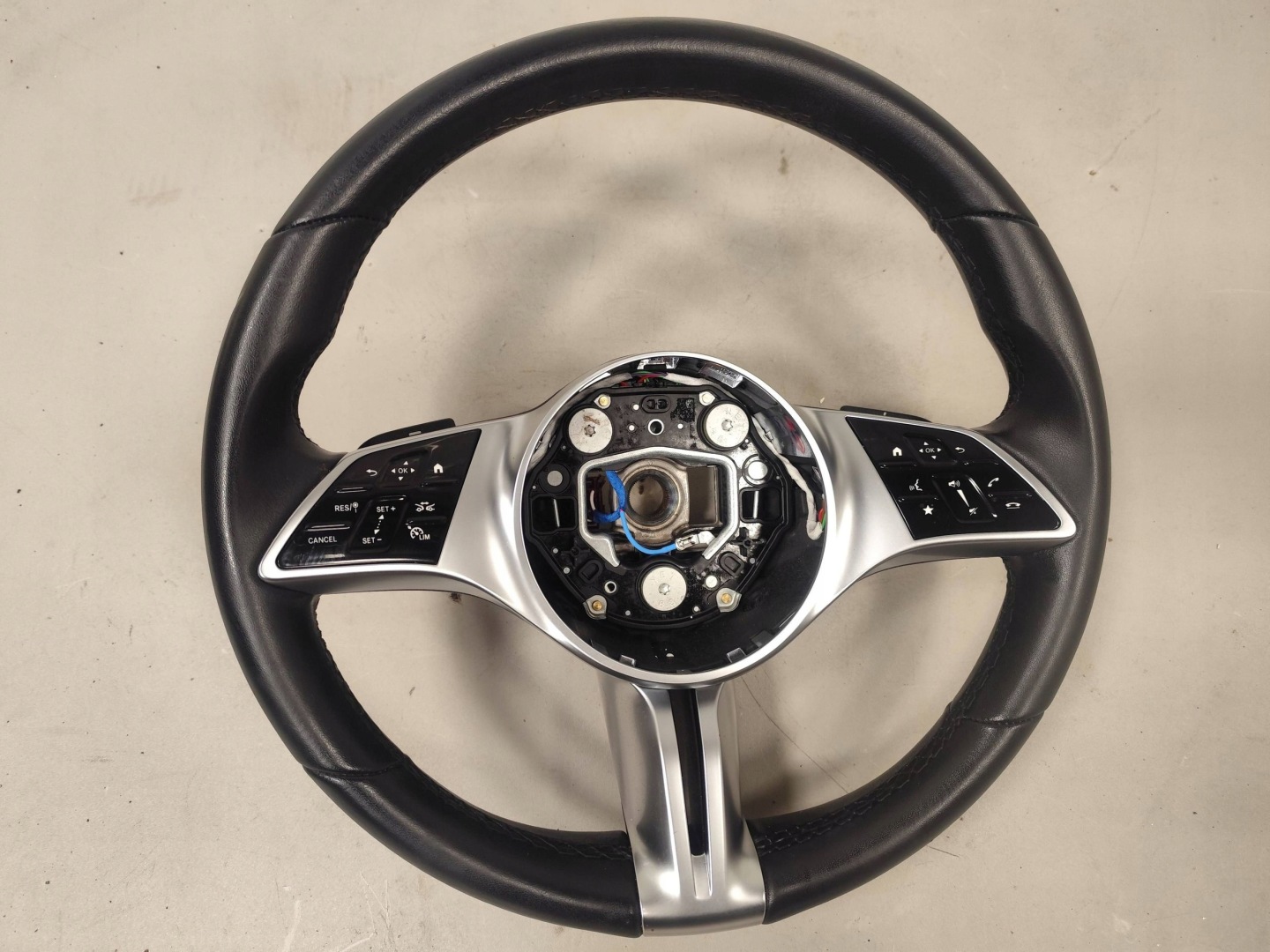 MERCEDES GLA 247 LIFT lenkrad