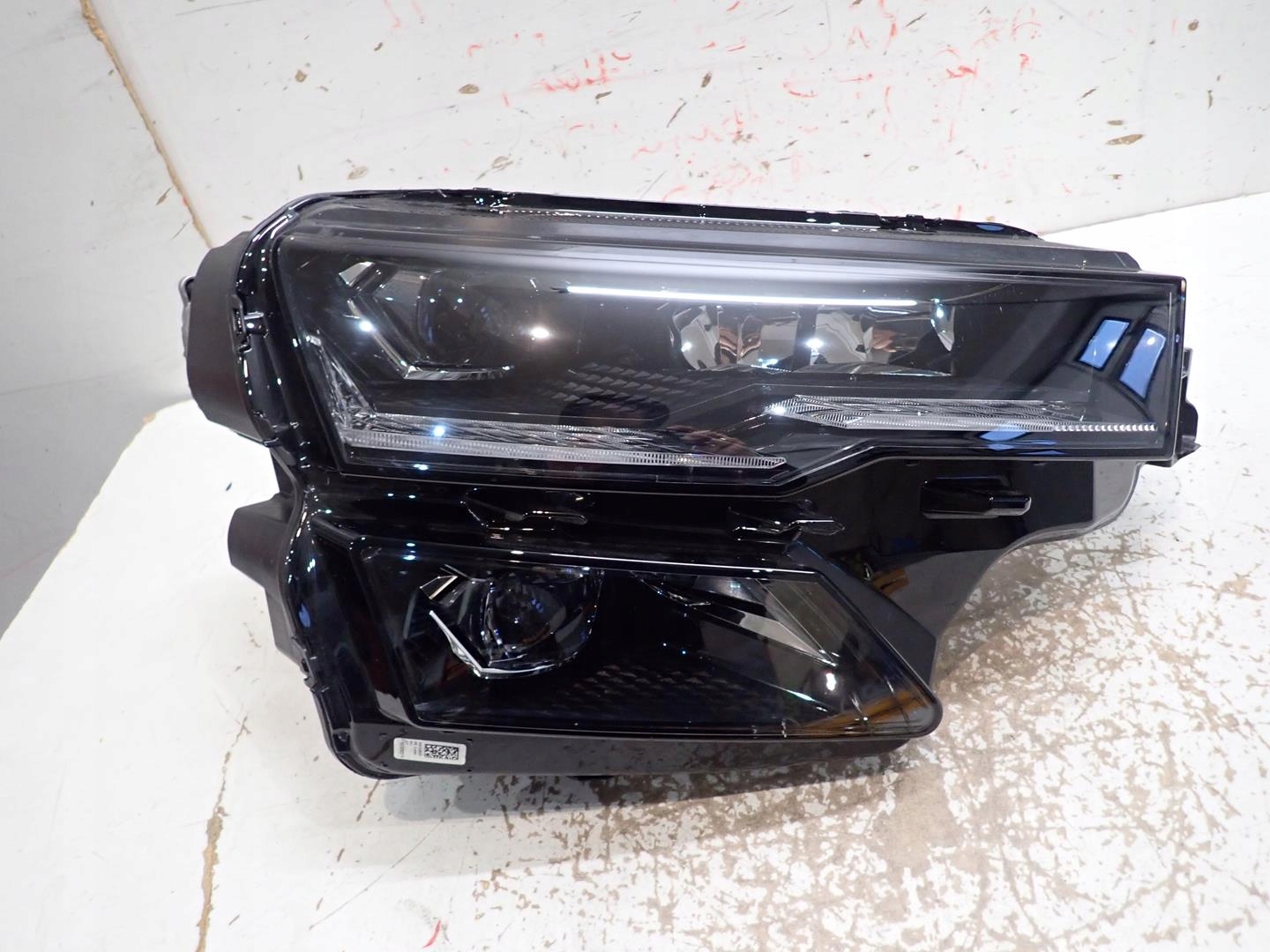 light front front right SKODA KAROQ LIFT 2021- FULL LED 57B941036B