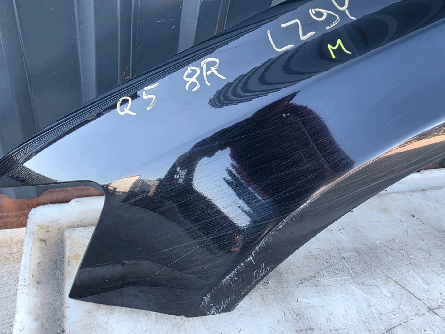 fender left front AUDI Q5 8R 2011-2016 LZ9Y *2 !!!