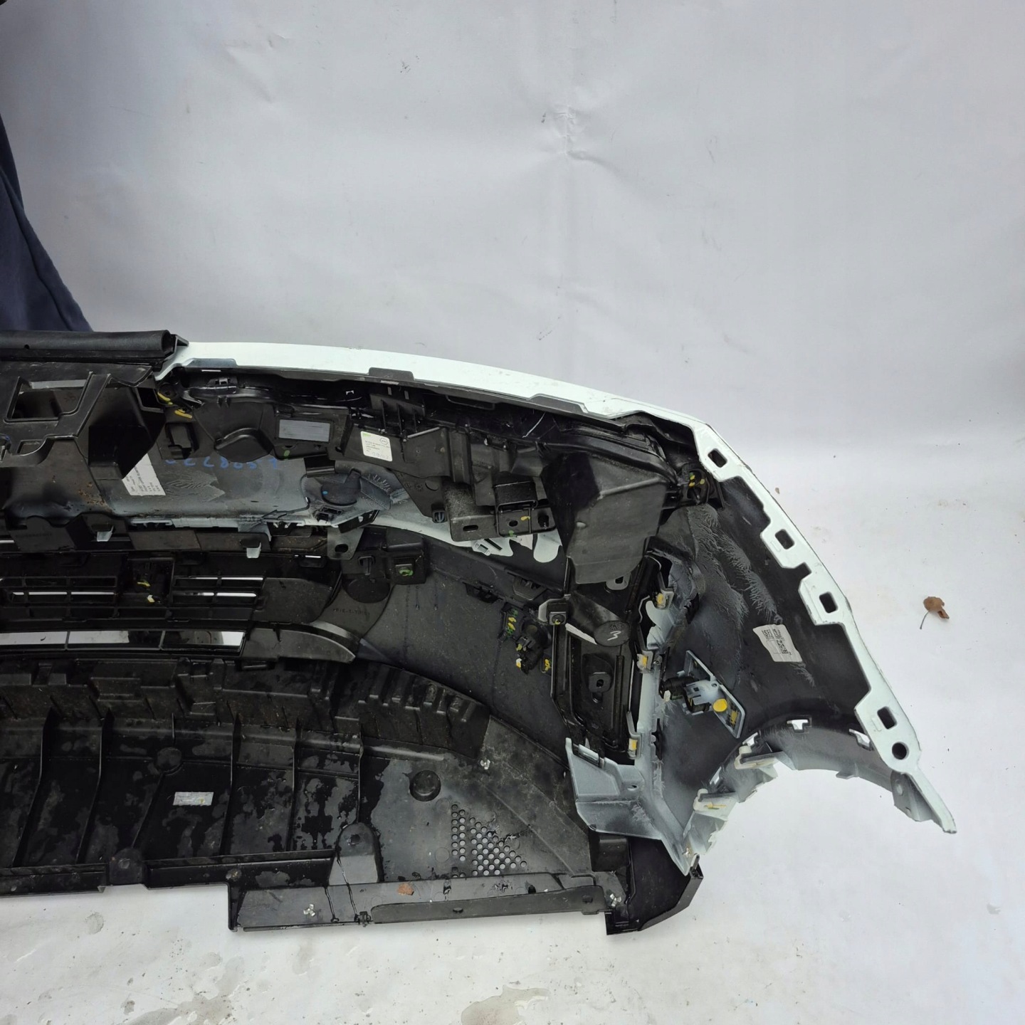 NISSAN MICRA K15 E-TECH VI 25- bumper front front PDC 8037040