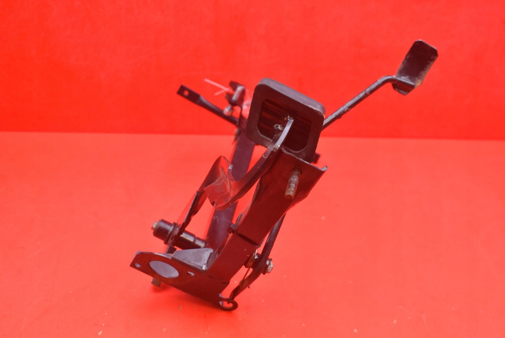 PEDAL PEDALE BREMSE GAZ AIXAM 500 0.4 D 5 KM 04R