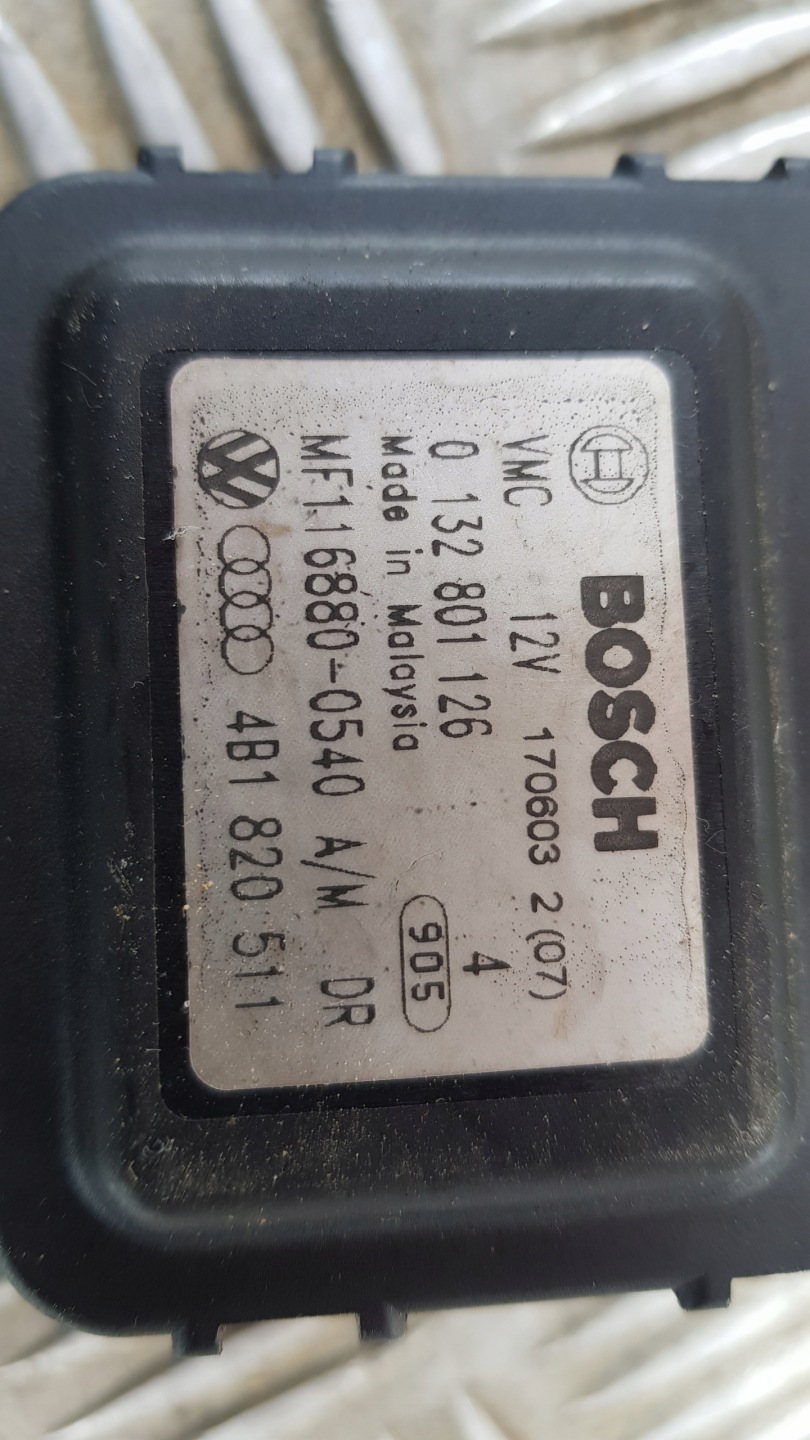 AUDI A6 C5 motorek topení 4B1820511
