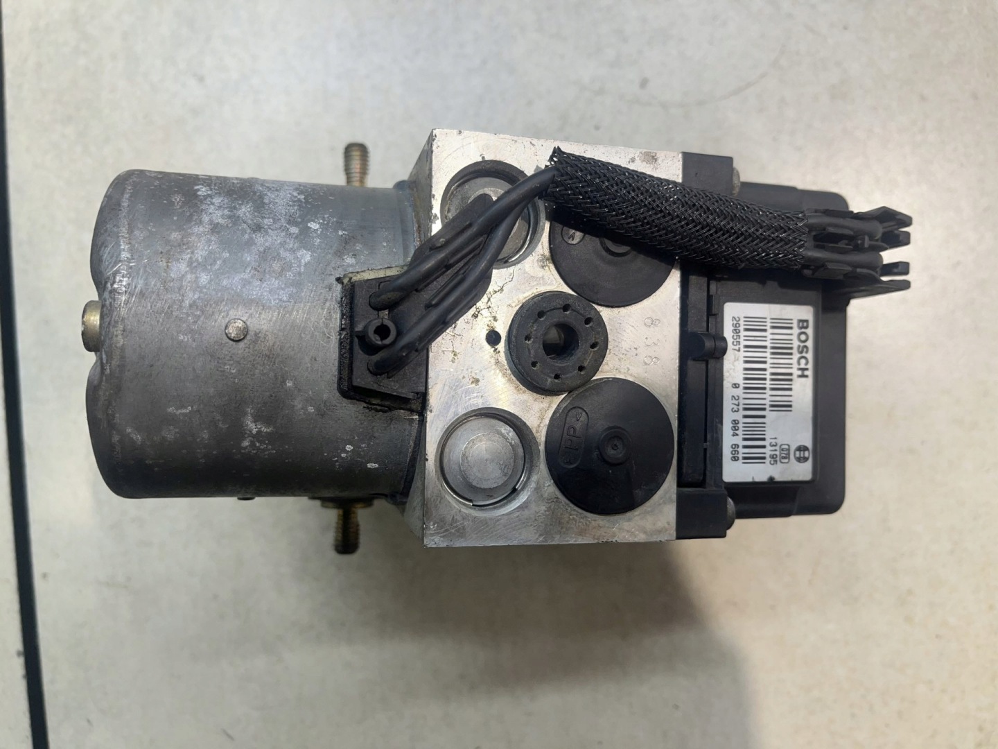 Pompa ABS KIA SORENTO e 2.5 CRDI 589103E310