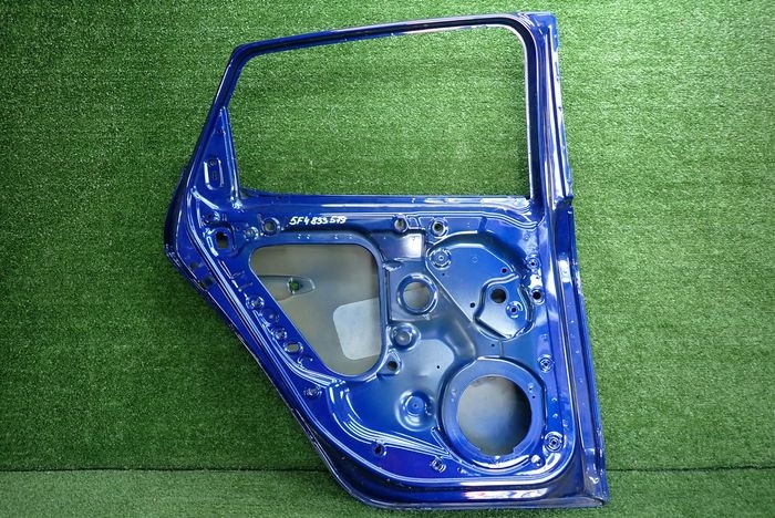 SEAT LEON III HB door left rear. rear part