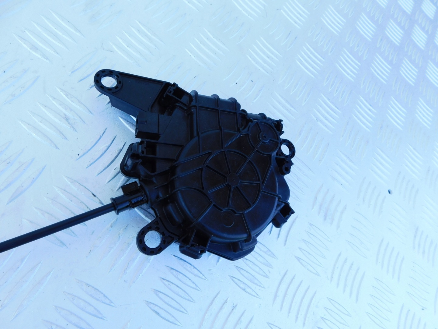 BMW SERIA 2 (U06) Active lock dociag bonnet boot 746441112 KOMPLET