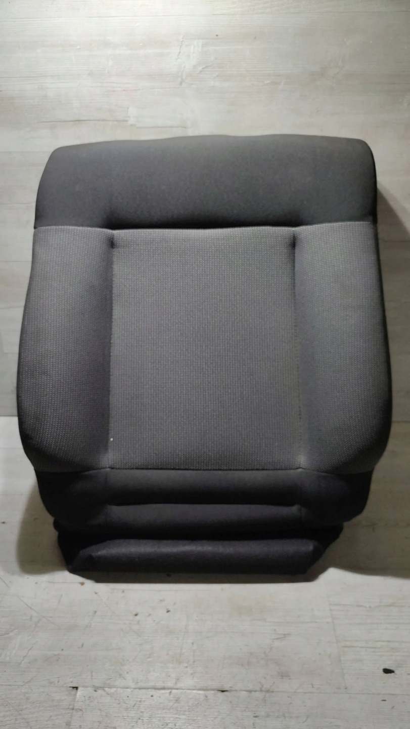 Citroen C4 Cactus 2016 front side right seat oparcie