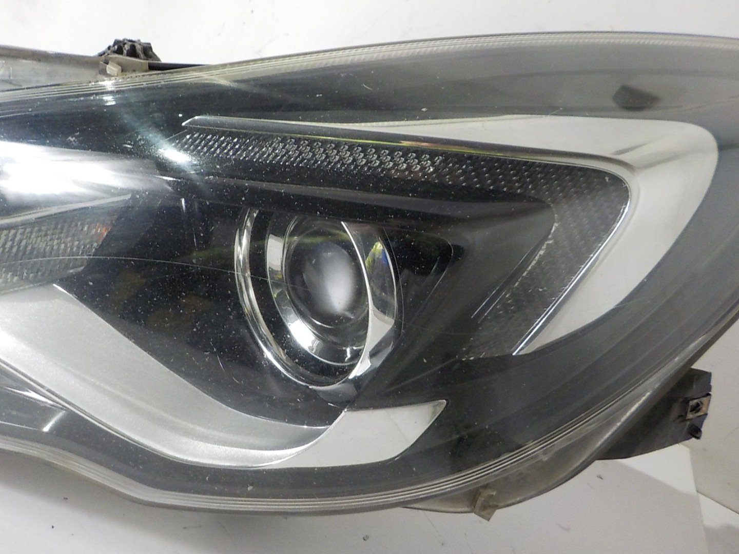 OPEL INSIGNIA A LIFT light left front front UK