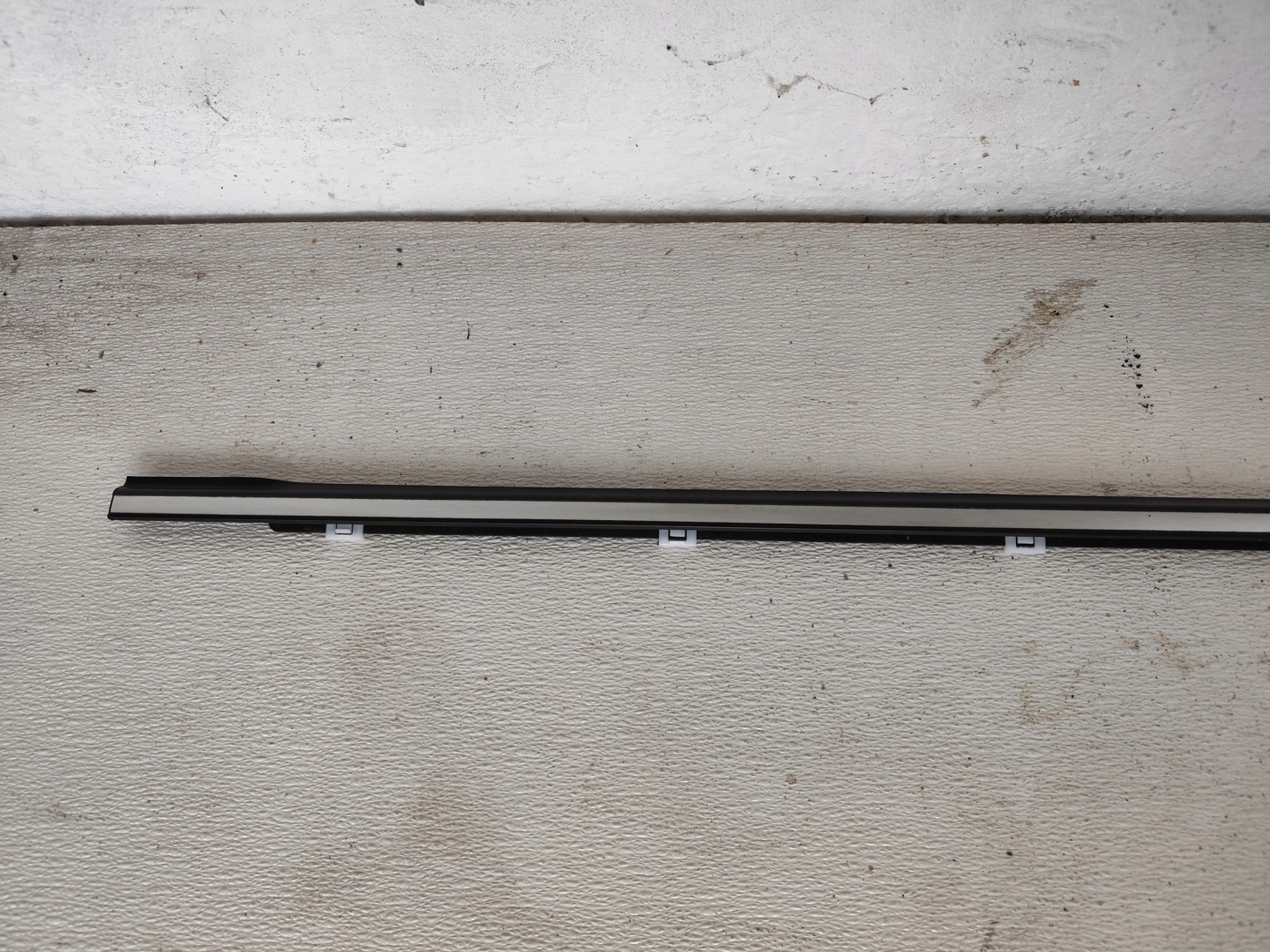SSANGYONG TIVOLI 2016 1.6 E-XGI moulding CHROM dust door right front