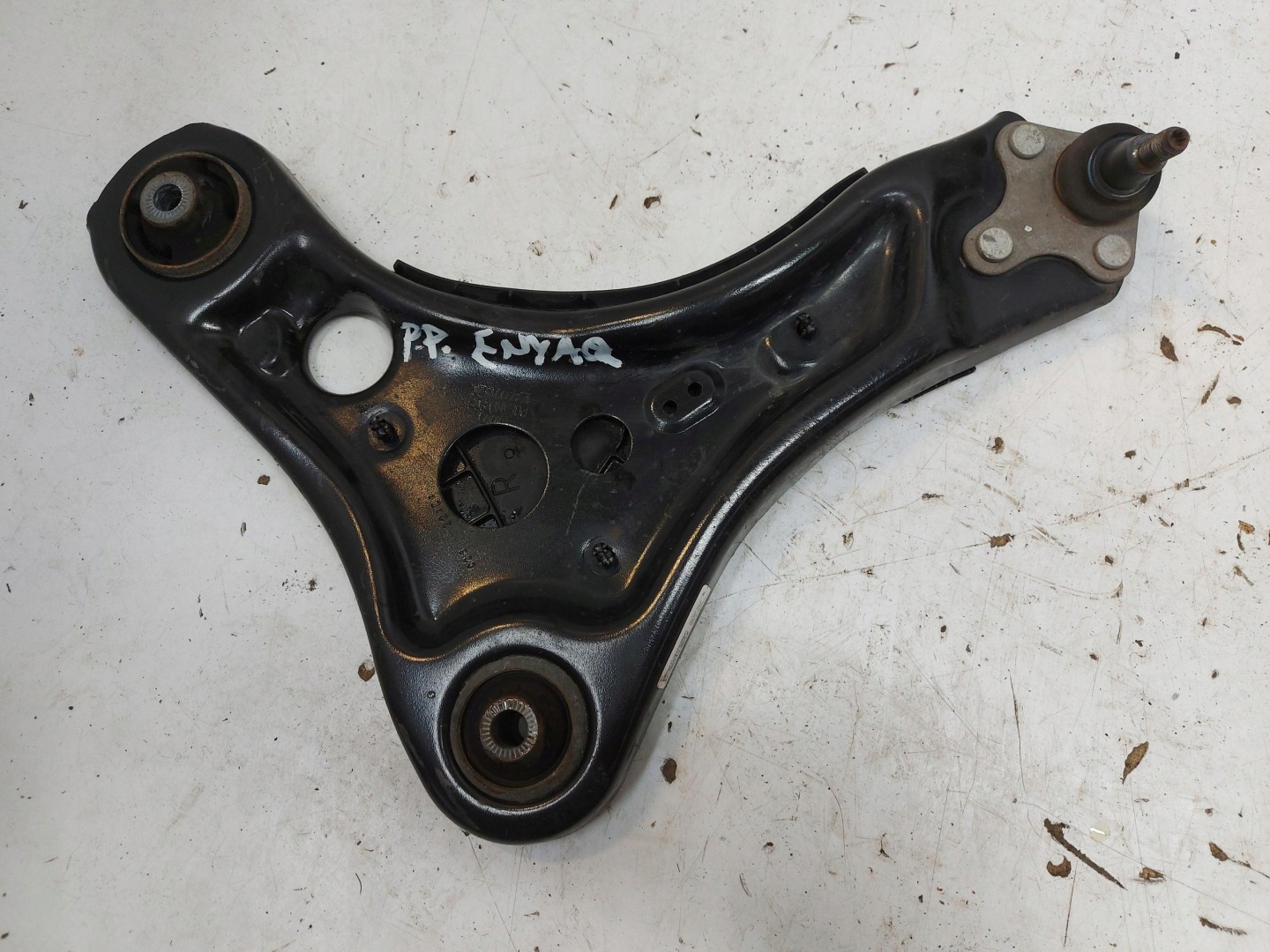 Skoda Enyaq 5LA iV60 arm right front 1EA407152A